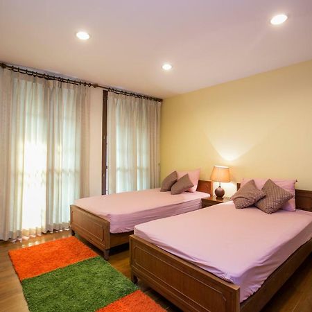 Chan Guest Villa Bangkok Exterior photo