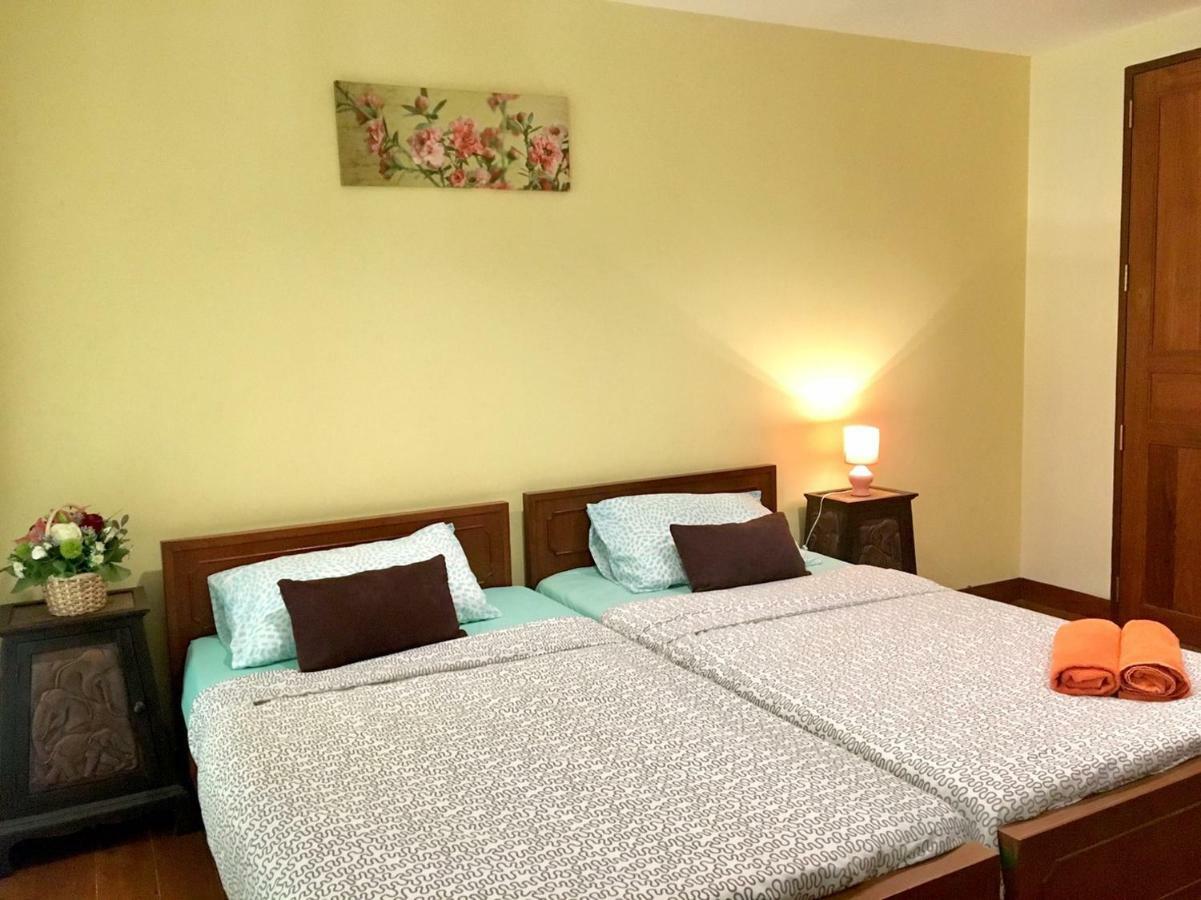 Chan Guest Villa Bangkok Exterior photo